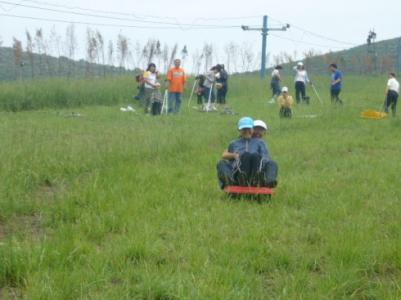 滑草設(shè)備廠家告訴我們滑草場安全要注意